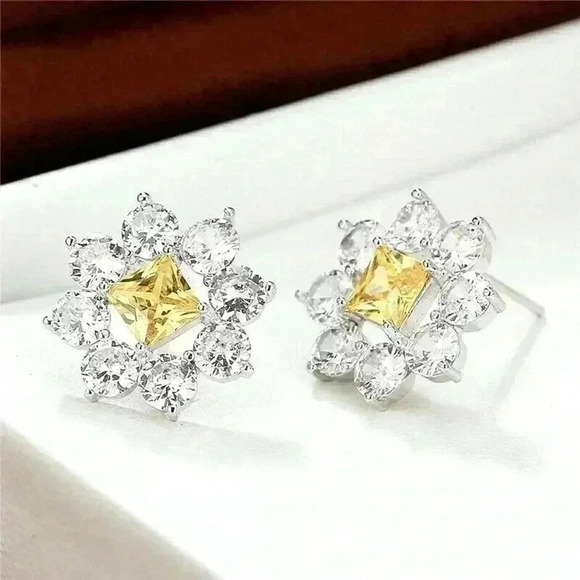 Gorgeous Sterling Silver Diamond & Citrine Flower Studs - Picture 4 of 4
